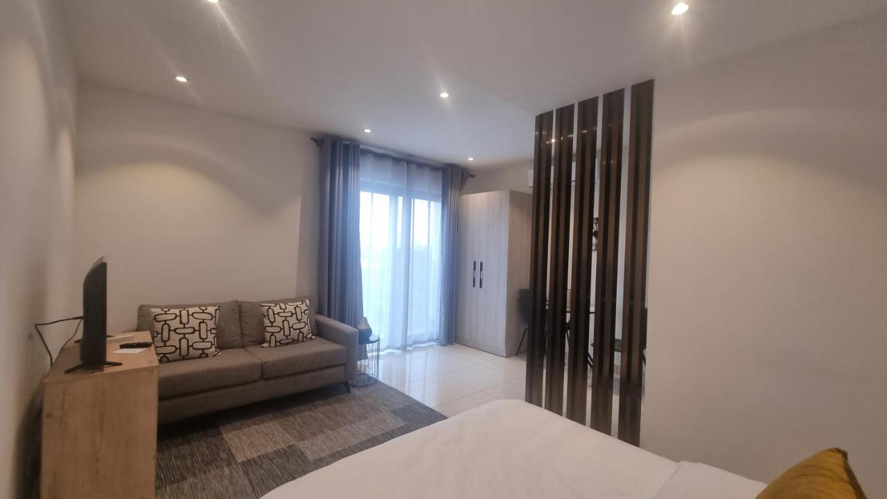 The Lennox Suites By Cozy Accra Ngoại thất bức ảnh